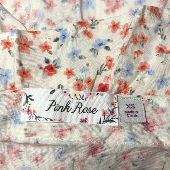🌸NEW🌸 PINK ROSE Floral Blouse. - Picture 5 of 7
